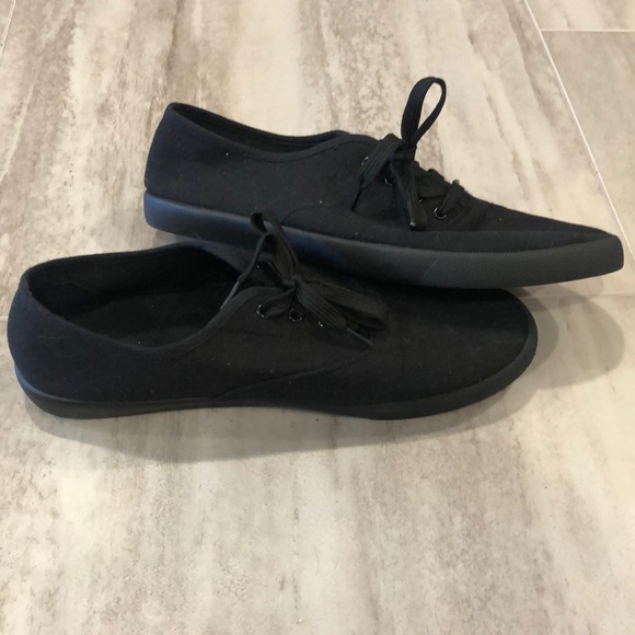 Black canvas shoes - Picture 3 of 4